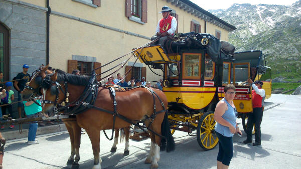 Postkutsche am Gotthardpass