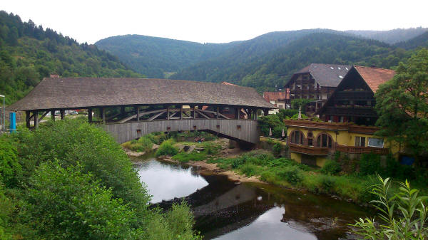 Überdachte Brücke in Forbach